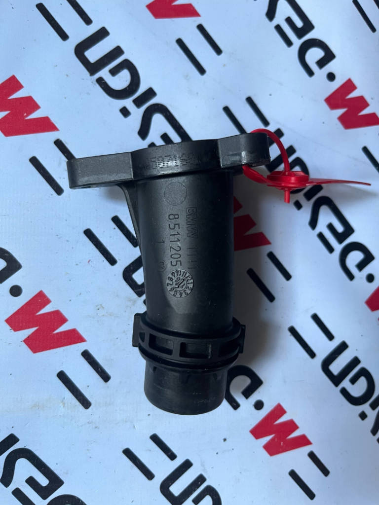 Соединительный патрубок BMW 11118511205