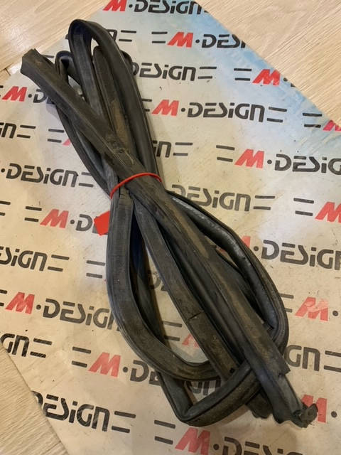 Уплотнитель двери задней BMW F30 51357258330