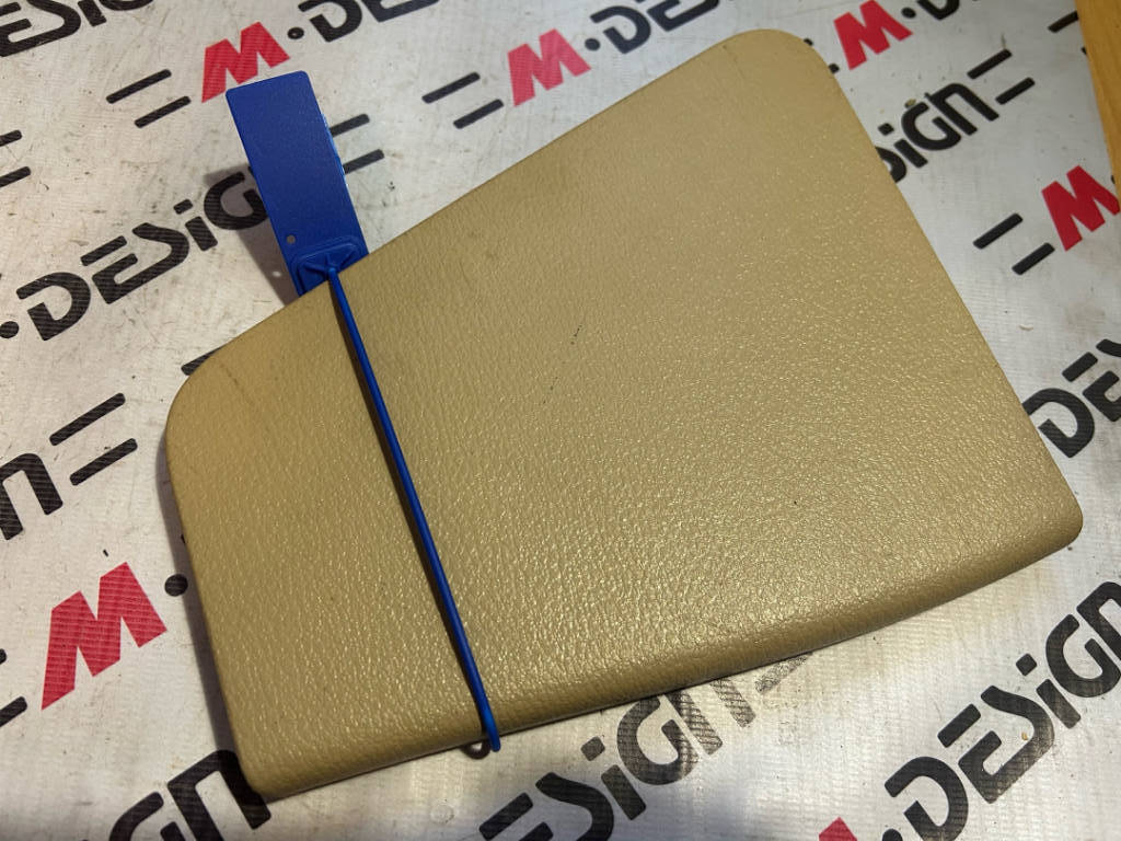 Щиток багажной двери Правый BMW F25