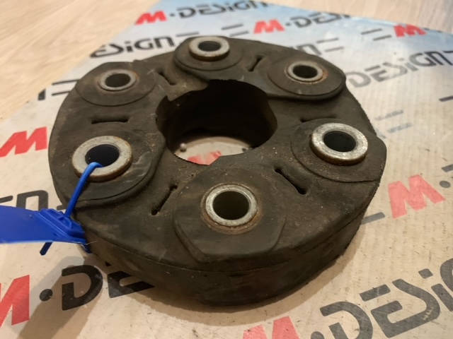 Эластичная муфта карданного вала BMW 26117610061