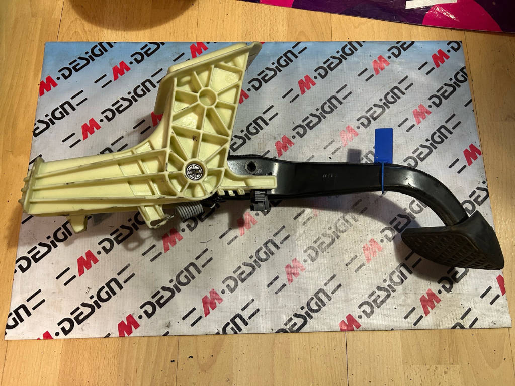 Педальный механизм в сборе/Тормоз BMW F25 F26 35006850499