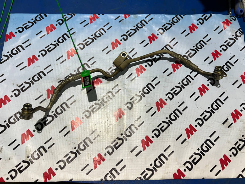 Маслопровод подводящий