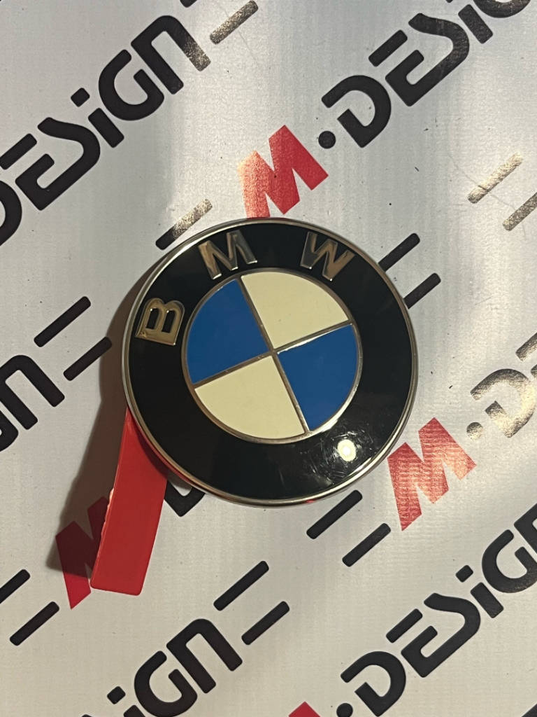Эмблема BMW с клеящейся пленкой 51147376339