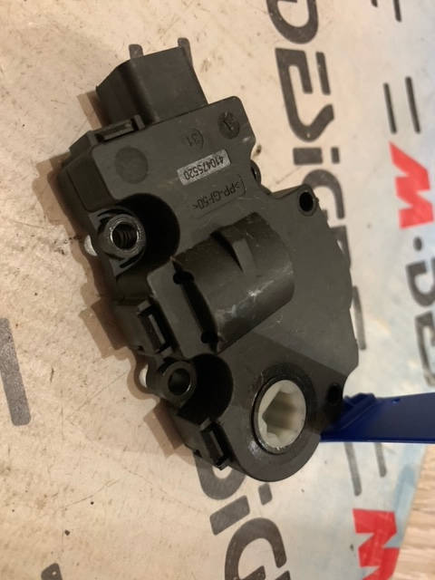 Моторчик заслонки печки E90 64119321034