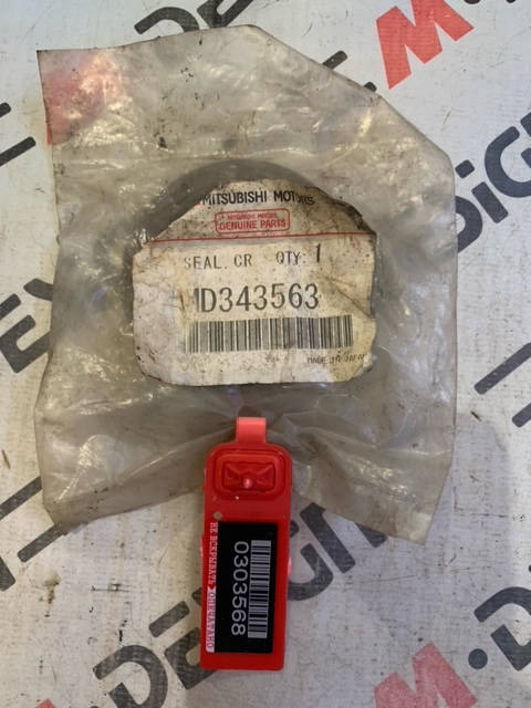 Сальник коленвала Mitsubishi MD343563