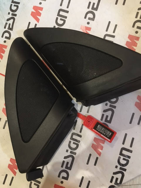 Комплект сеток динамиков угловых BMW E81 E82 E88 51337199598 / 51337199597