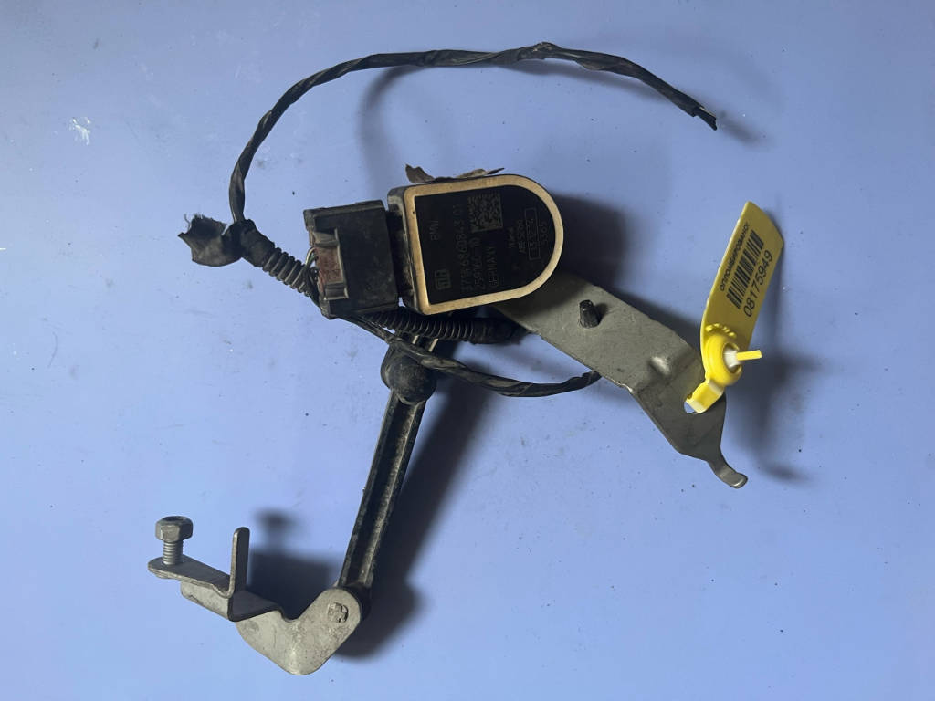 Датчик дорожного просвета BMW 37146860843