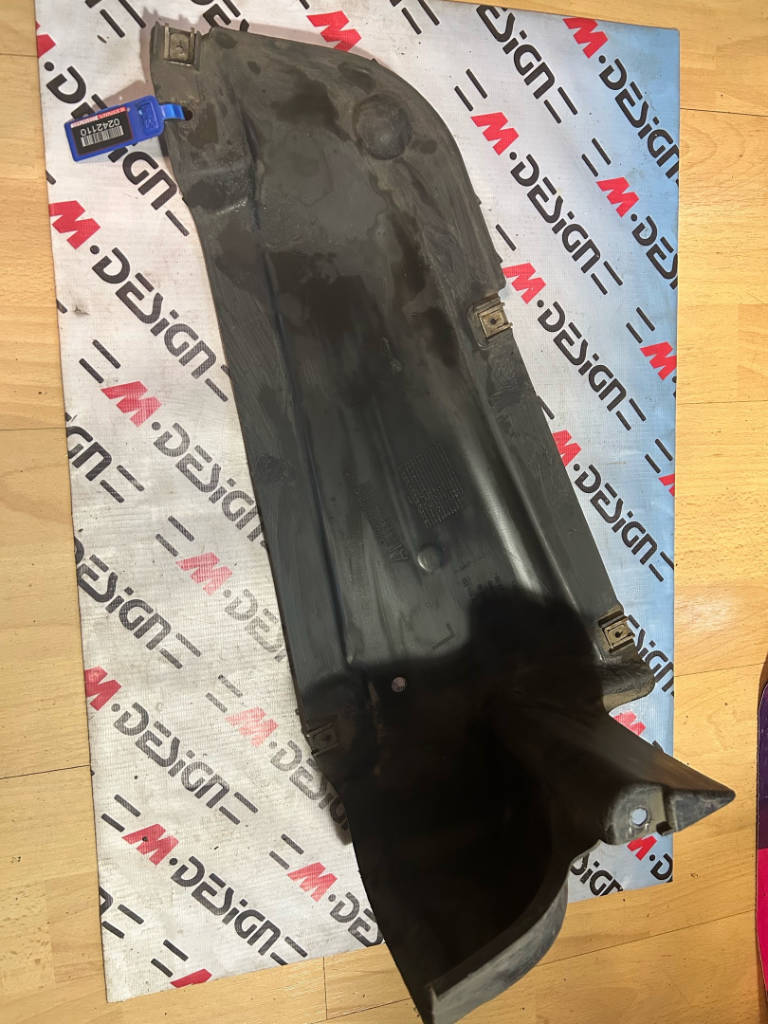 Защита днища задняя левая Bmw E90