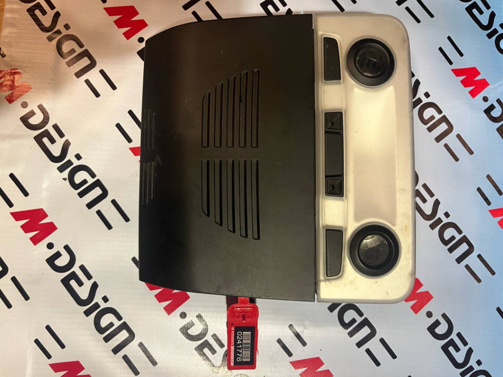 Светильник индивидуального освещения Зд BMW 61316969399