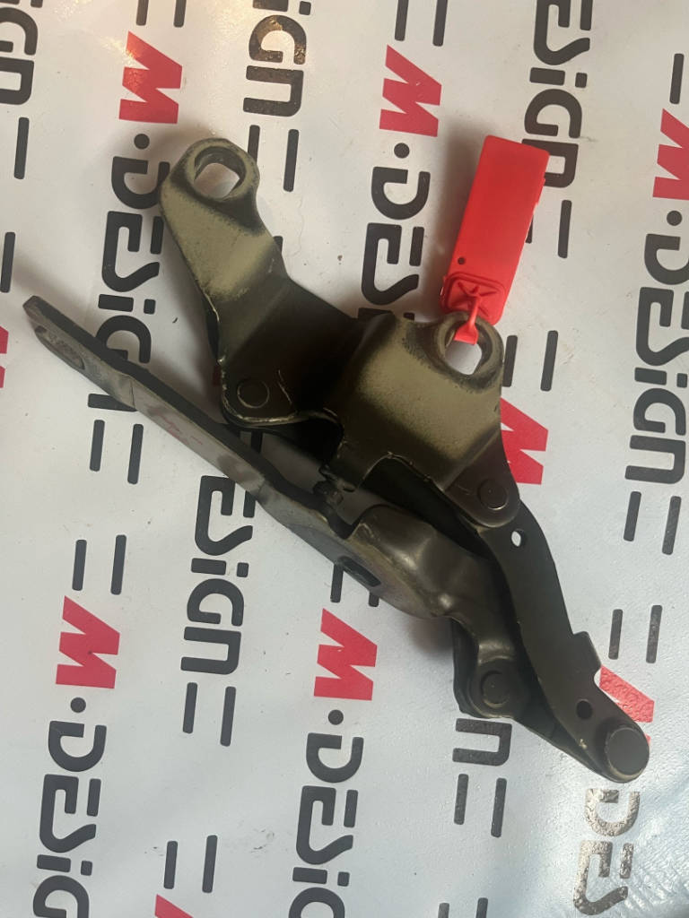 Петля капота П bmw 41617210678