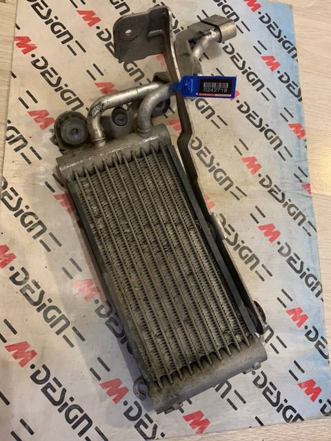 Радиатор масляный BMW E90 17227521376