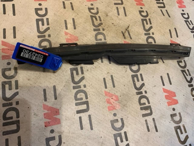 Уплотнитель фары Правый BMW E88 63117187862