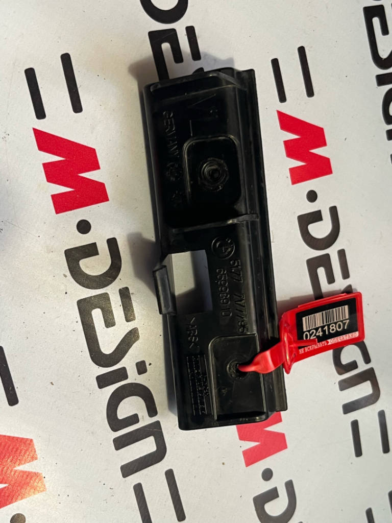 Удерживающая планка передней стойки Л BMW 51777177795