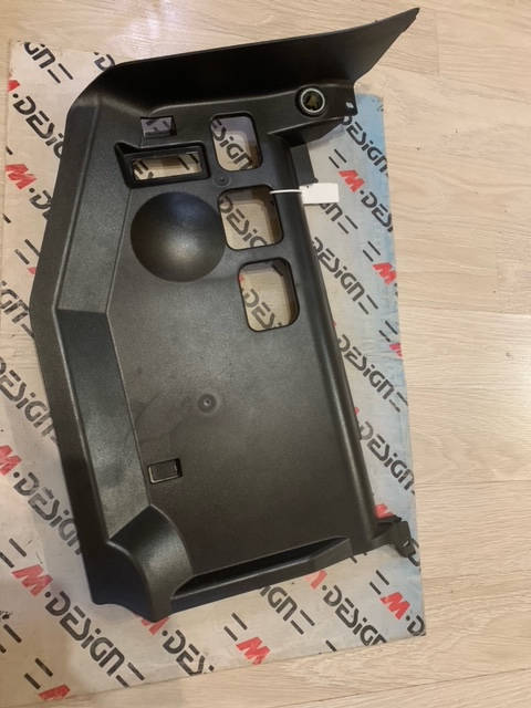 Облицовка салона Правая нижняя BMW E90 51457155192