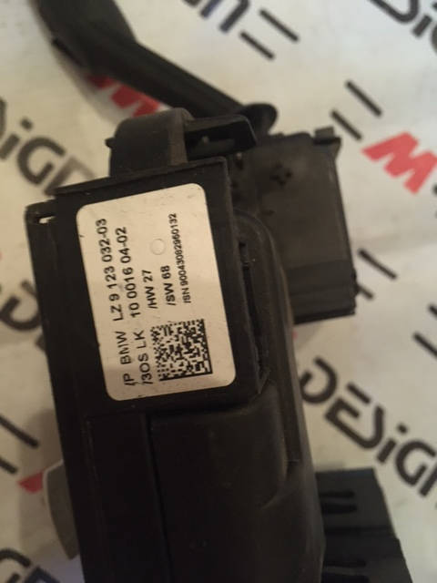 Коммутационный центр в рулевой колонке с подрулевыми лепестками BMW E88 E90 61319123032