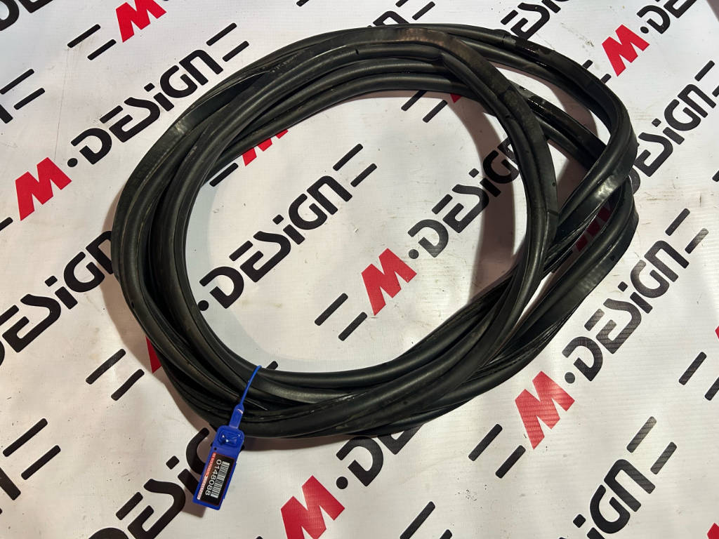 Уплотнитель багажной двери bmw 51767292307