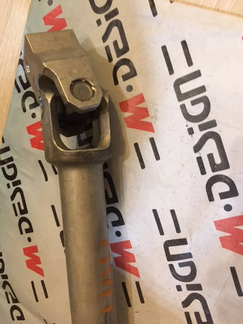 Нижняя ceкция вала pулeвoго управления cо cдвоeнным шарниpом/ КАРДАН ВMW F25 F26 32306787334