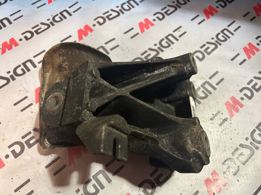 Несущий кронштейн двигателя Л bmw 22116788607