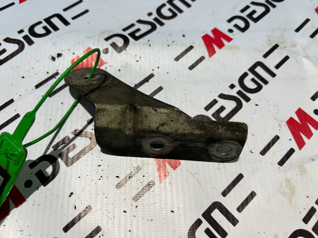 Кронштейн компрессора кондиционера