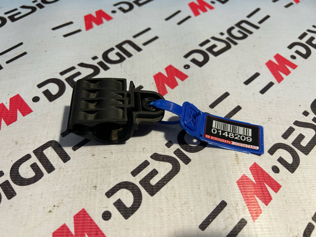 Держатель плюсовой клеммы BMW 61139157105