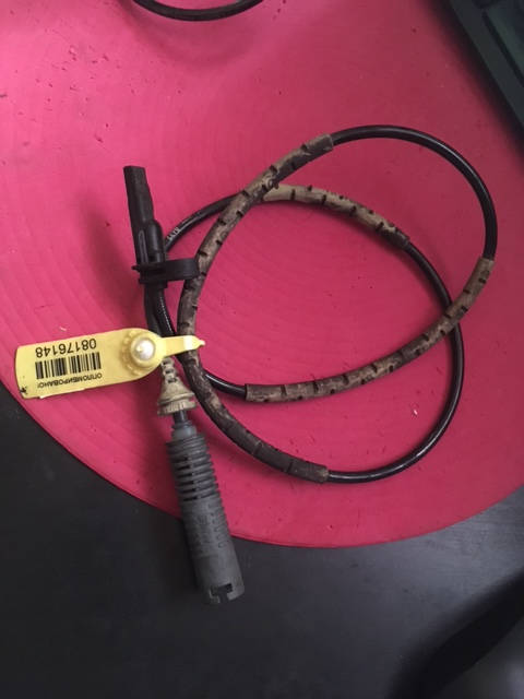 Датчик ABS задний BMW E82 34526870077