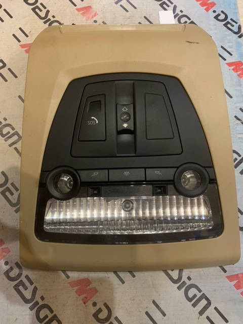 Плафон светодиодного салонного освещения/коммут.центр на потолке BMW F25 61319276229