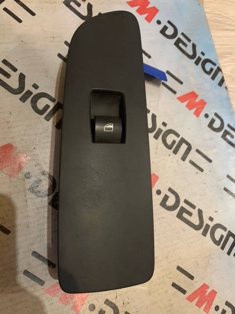 Выключатель стеклоподъемника стороны пассажира Bmw E81 E82 E88 передний правый черный 61319162997