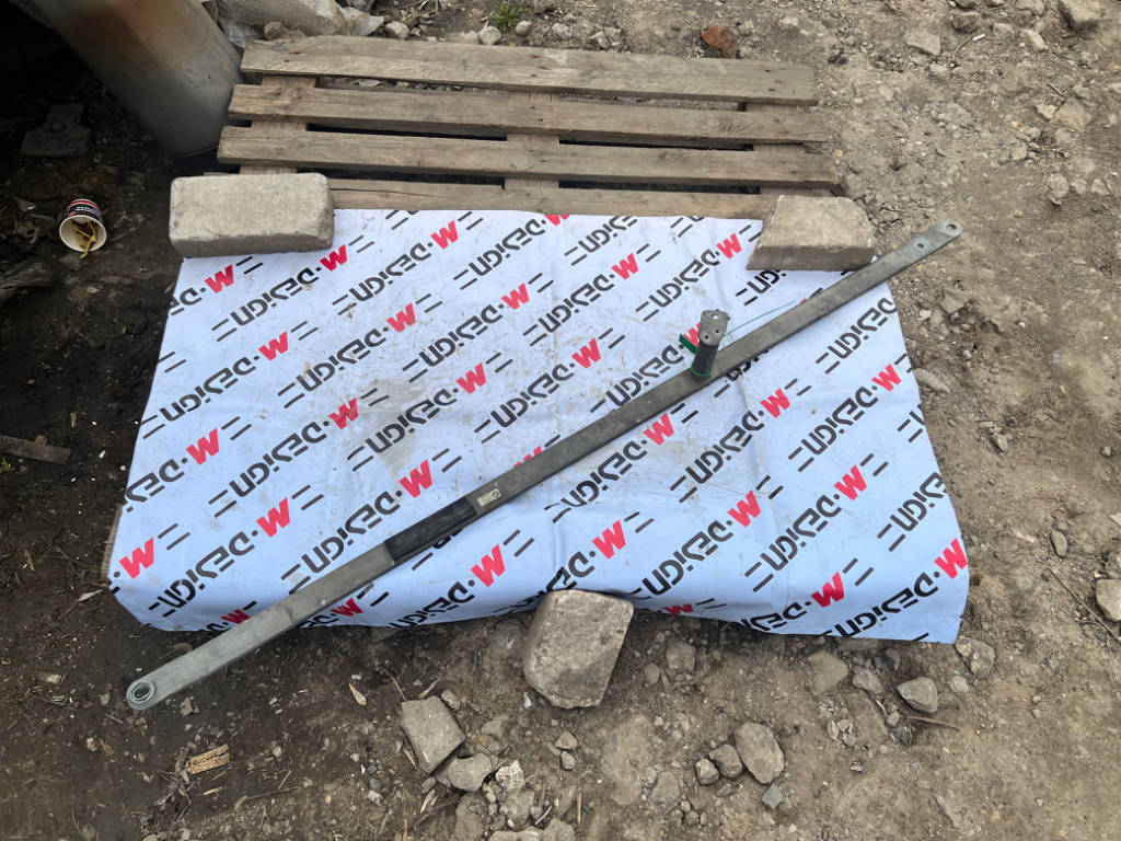 Распорка задняя левая