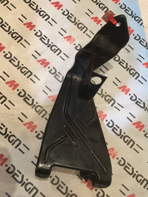 Кронштейн масляного резервуара BMW E88 E90 32416771807