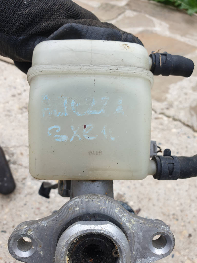 Цилиндр главный тормозной Toyota Altezza 2001 SXE10 3SGE