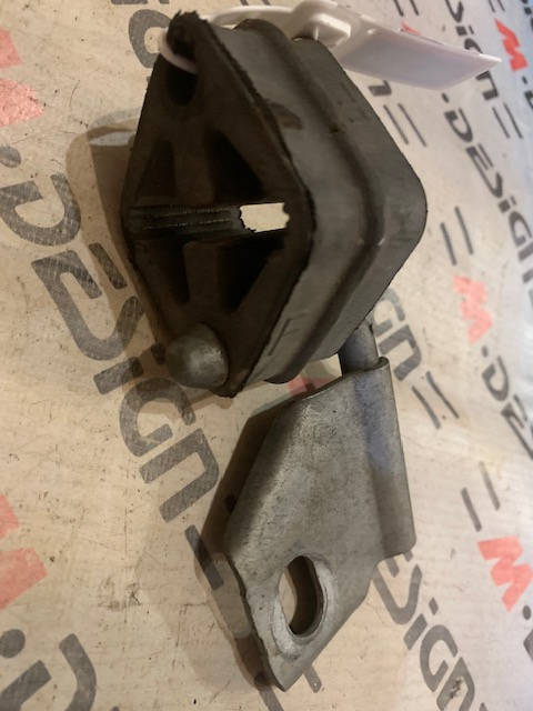 Крепление подвеса глушителя BMW E82 E88 18207585357