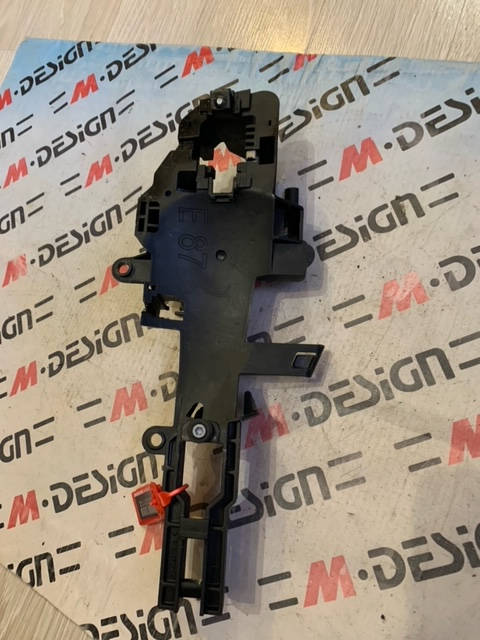 Опора / Кронштейн ручки двери передней правой BMW E88 51217200936