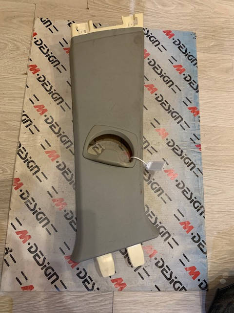 Накладка центральной стойки Правая верхняя BMW E90 51437124786