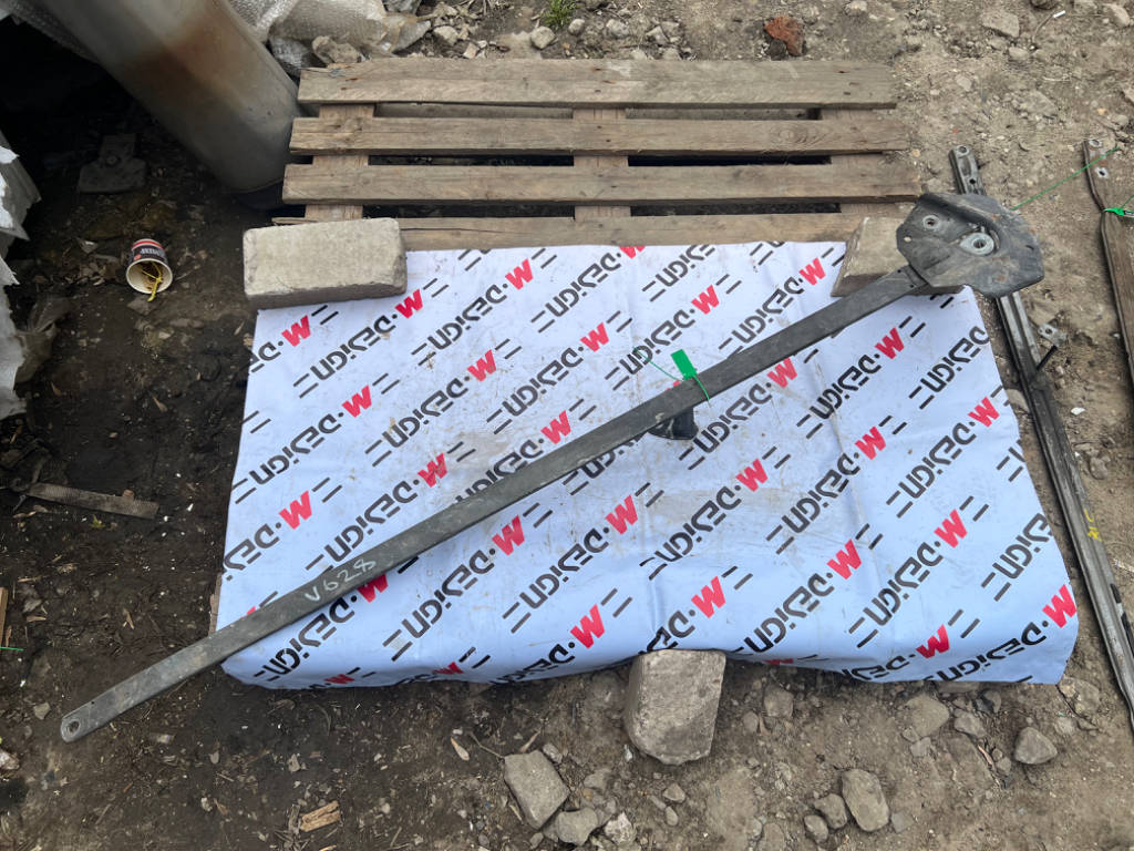 Распорка задняя правая