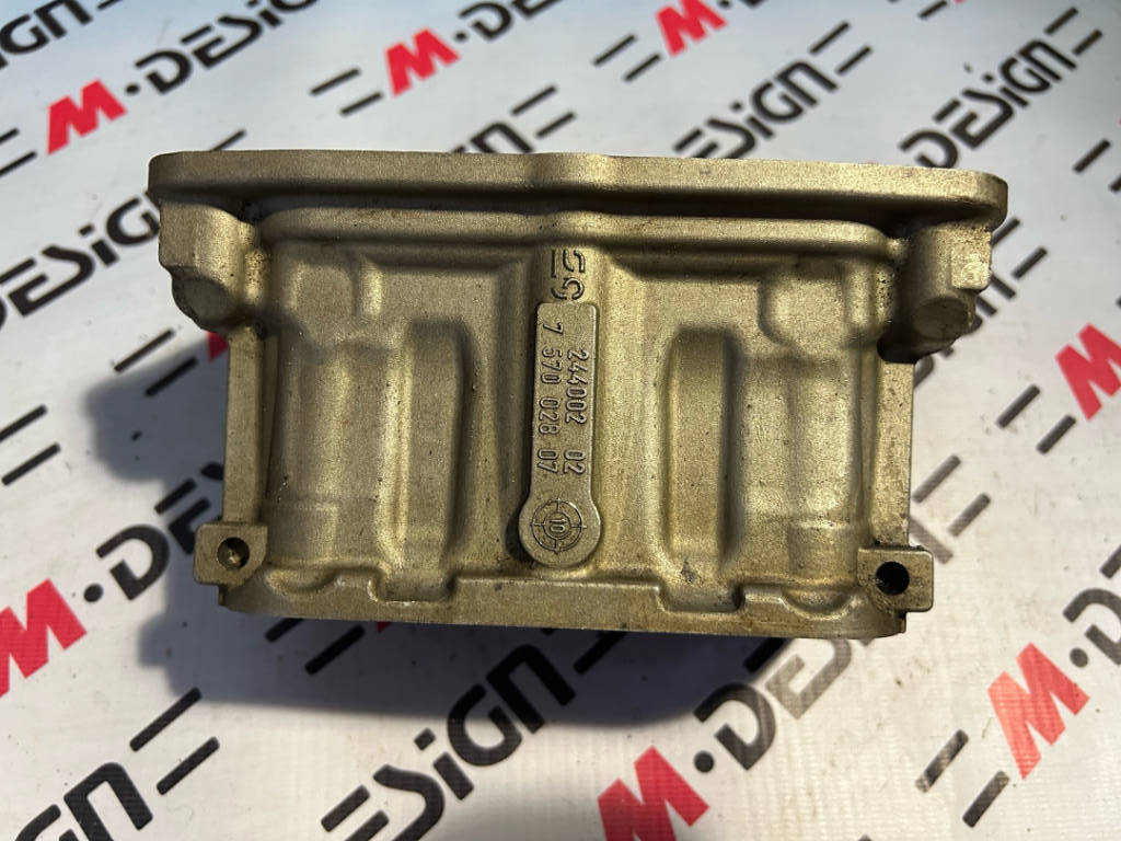 Вставка в гнездо свечи BMW E82 E88 11127570028