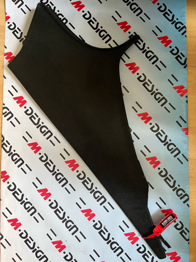 Накладка задней стойки Л BMW 51437288225