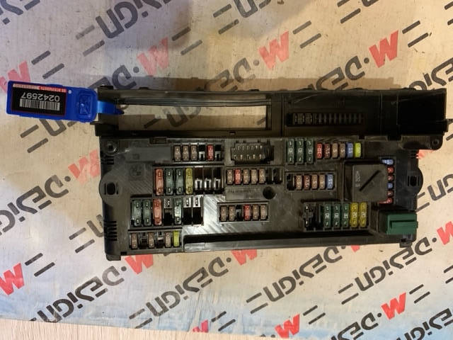Блок предохранителей передний BMW F25 61149210863