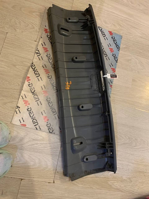 Накладка борта погрузочного пола BMW E92 51477122400