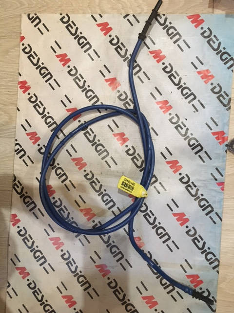 Трубопровод подвода топлива BMW E88 16127172161