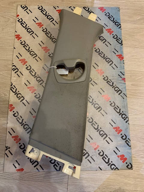 Накладка центральной стойки Левая верхняя BMW E90 51437124785