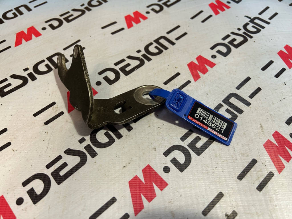 Кронштейн датчика дорожного просвета Правый bmw 37146763734