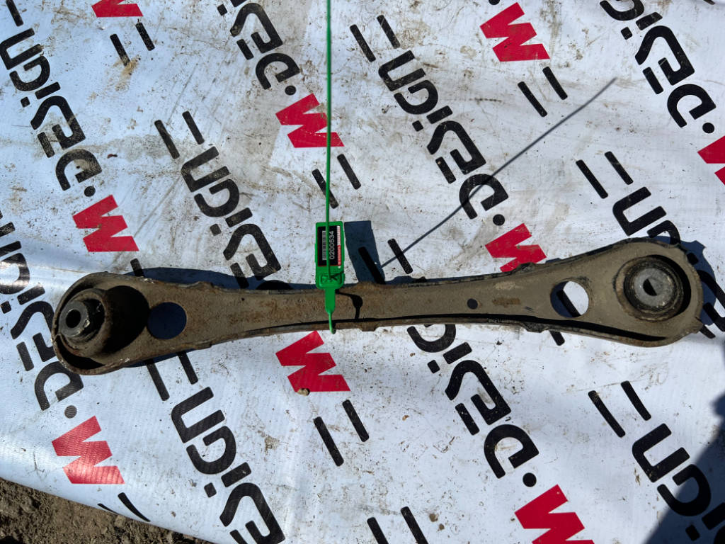 Задний поперечный рычаг Audi A6