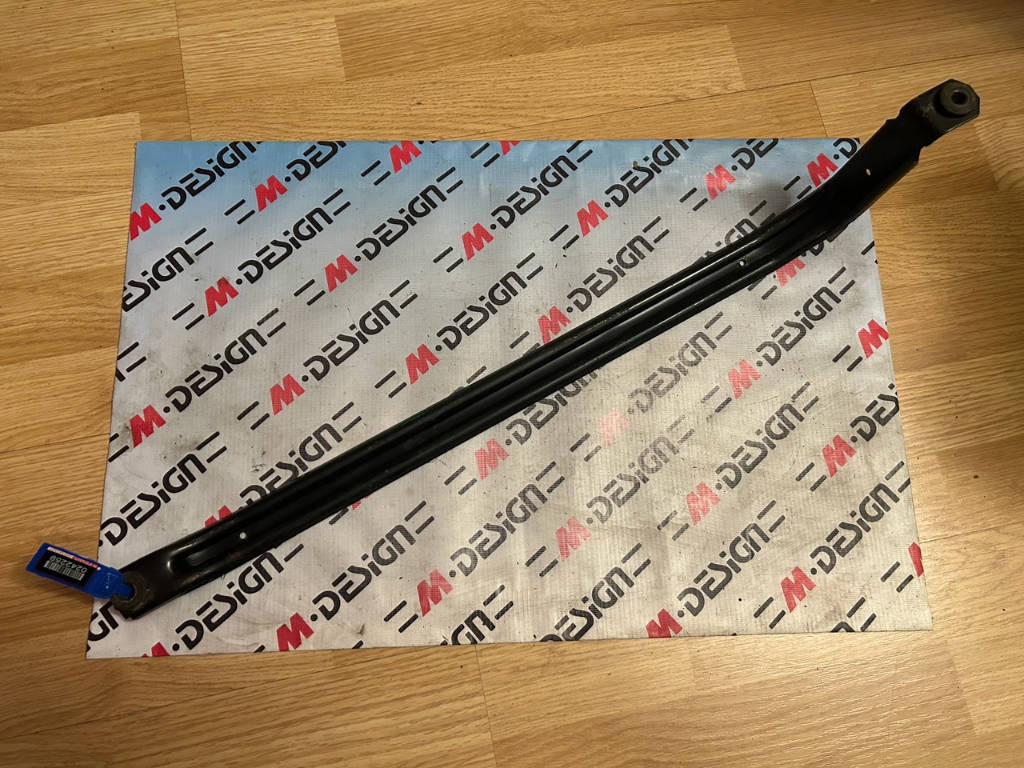 Лента крепления бензобака левая BMW 16117260942