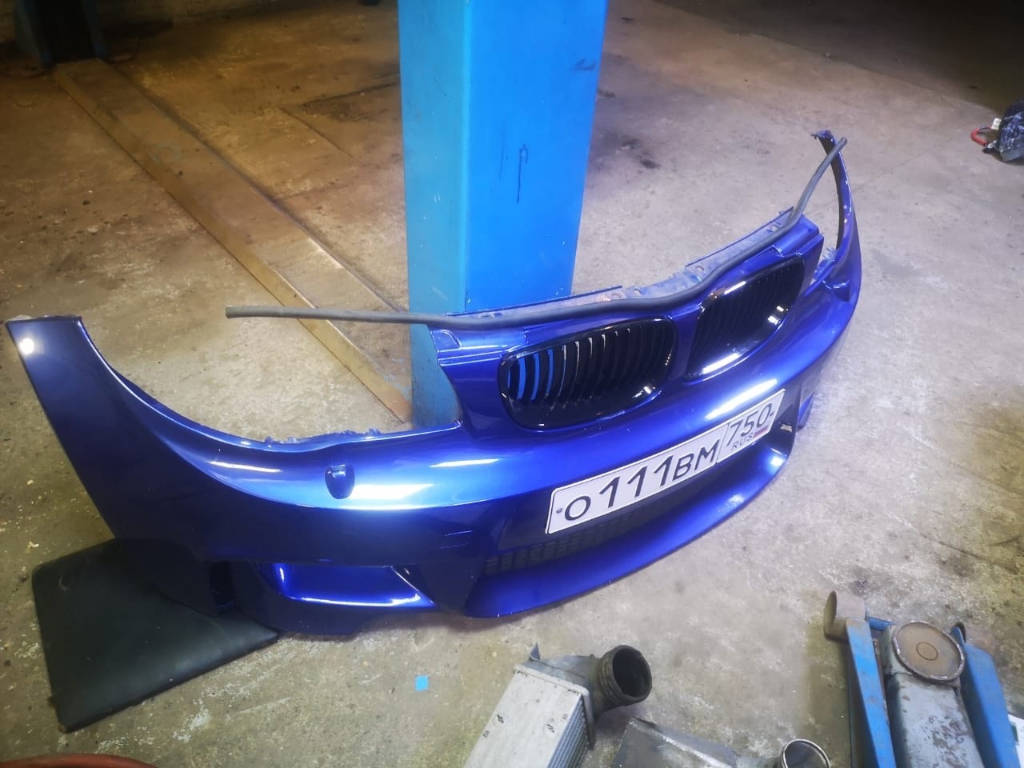 Передний бампер BMW 1 series M Coupe 51118052493
