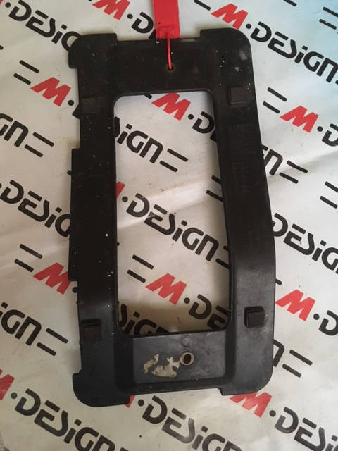 Кронштейн (рамка) номерного знака Задний BMW E88 E90 51187160607