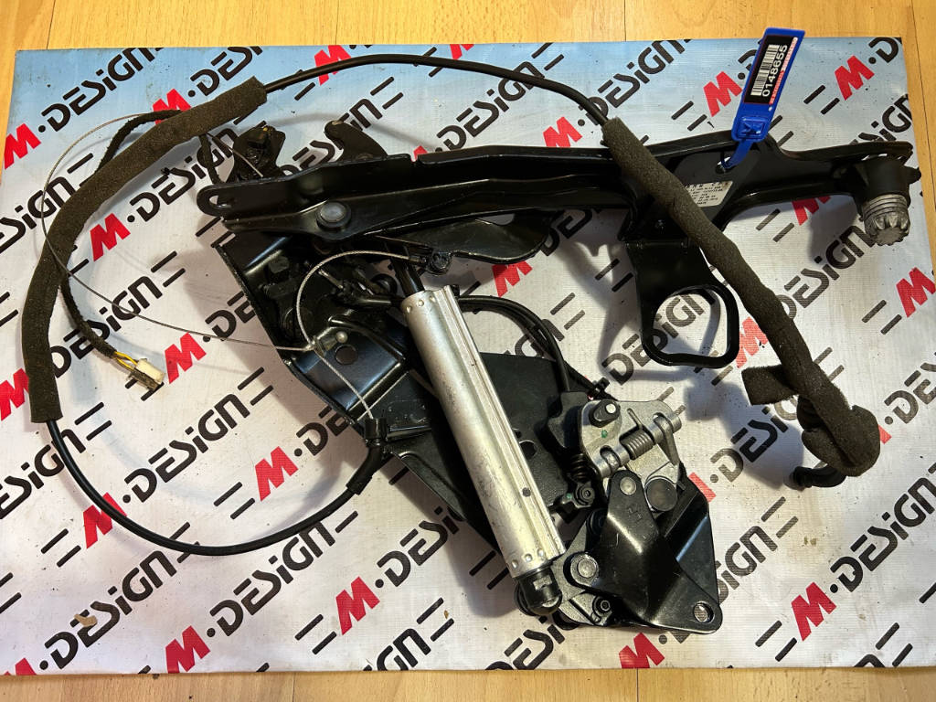 Петля крыши BMW Е88 кабриолет левая 51127174773