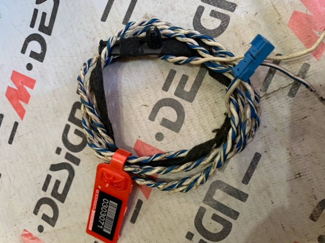 Фишка динамика с проводкой BMW 1-Series