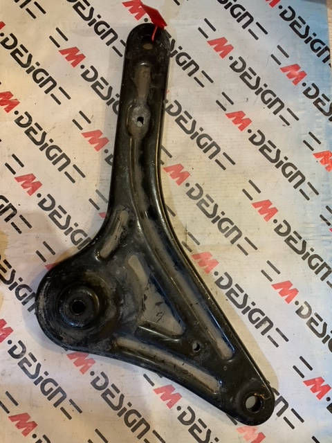 Реактивная тяга/ кронштейн передний правый BMW F25 F26 33306790568