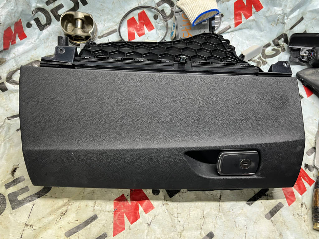 Бардачок BMW F20 F22 вещевой ящик