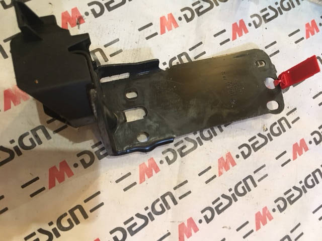 Крепление/ Кронштейн радиатора левое нижнее BMW E90 51647117811
